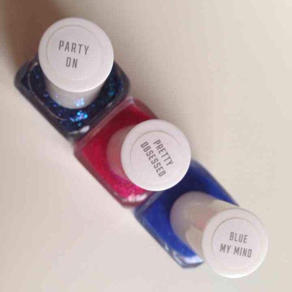 ❌SOLD❌VS nail polishes - Picture 2 of 3