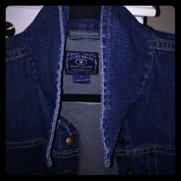 Jean jacket - Picture 1 of 3