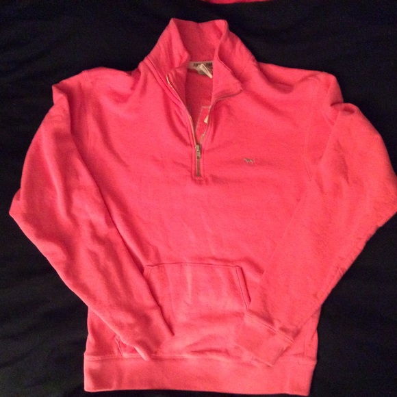 🚫SOLD🚫 Cheetah leopard Pink VS PINK half zip - Picture 2 of 4