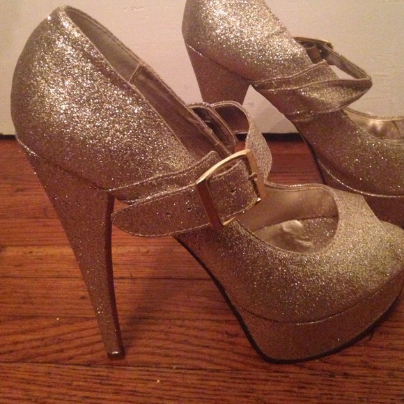 Glittery Gold Steve Madden Platform Heels