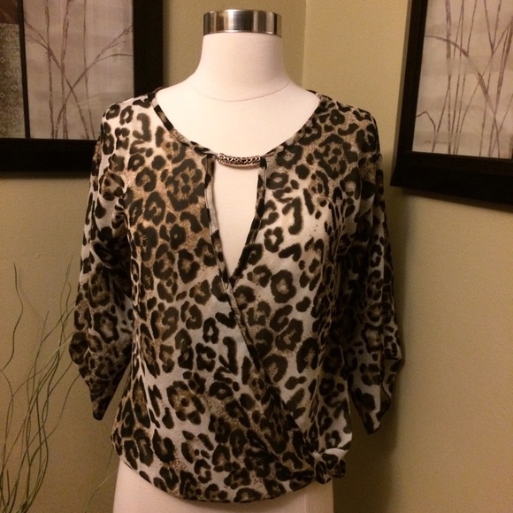 ❌SOLD❌ Leapord Print Wrap Blouse