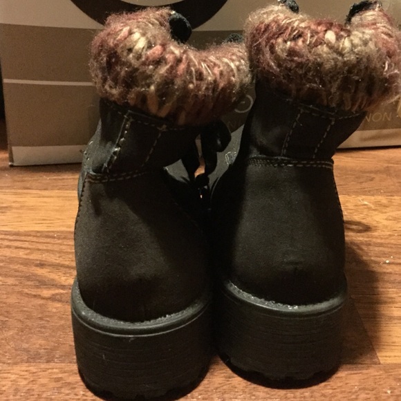 Boots - Picture 2 of 3