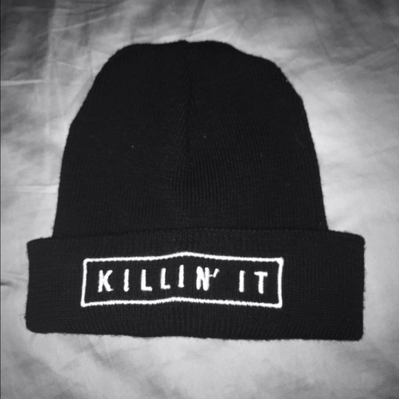 Brandy Melville Outerwear - Brandy Melville Killin' It Beanie