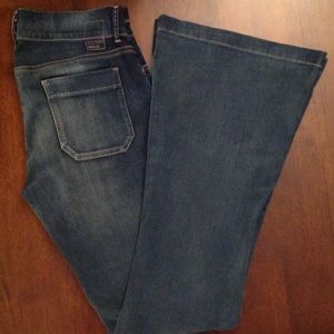 Goldsign Sissy Flare