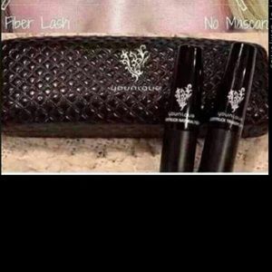 Younique 3d fiber lash mascara