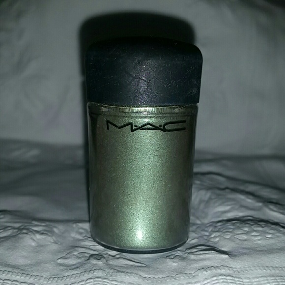 M.A.C pigment