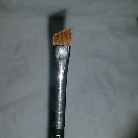 M.A.C. 266 brush
