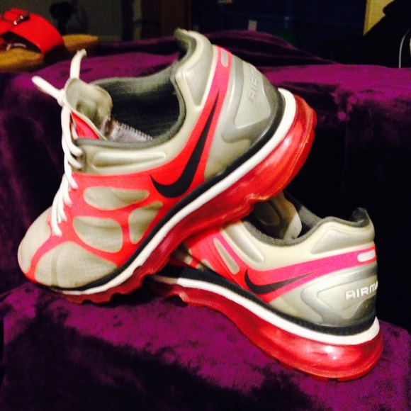 Womens size ten Nike air max shoes