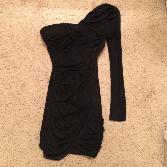 BLACK BODYCON DRESS