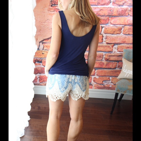 Denim crochet shorts - Picture 2 of 3