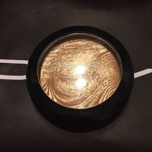 MAC Cosmetics Whisper of Gilt