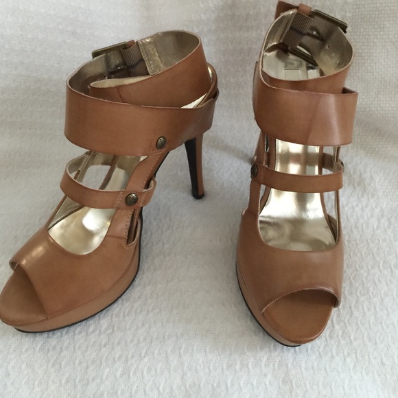 Simply vera wang sandal