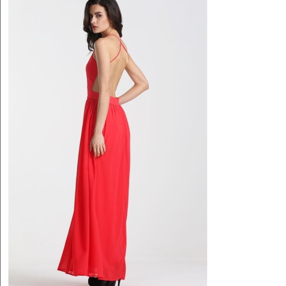 Dresses & Skirts - ✨HP✨ Red Backless Maxi