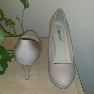 Nude colored heel