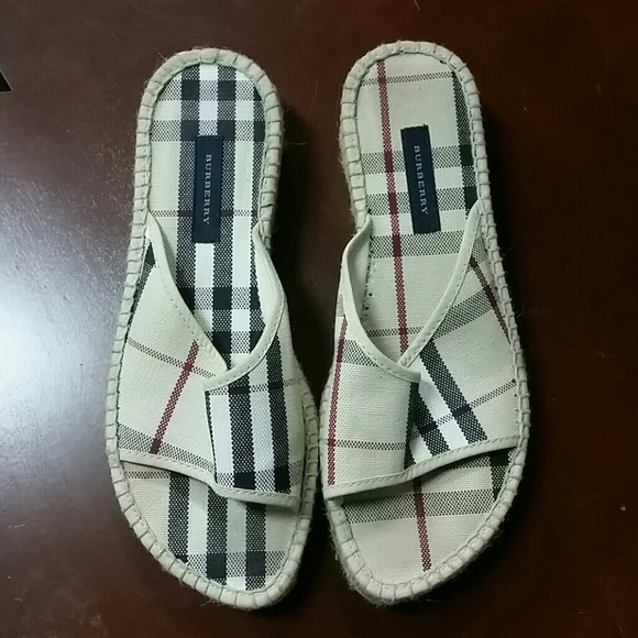 Burberry canvas sandals size 36