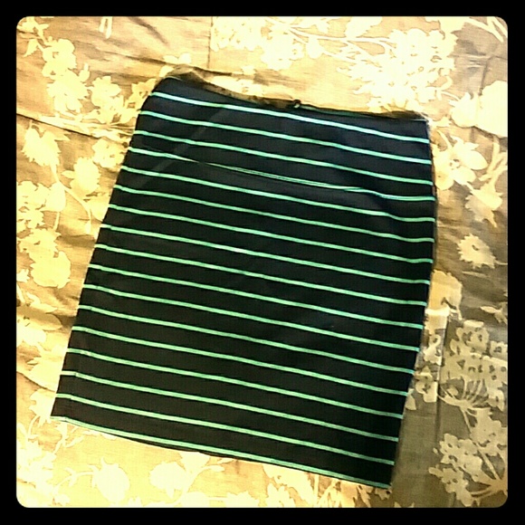 Pencil skirt with zipper