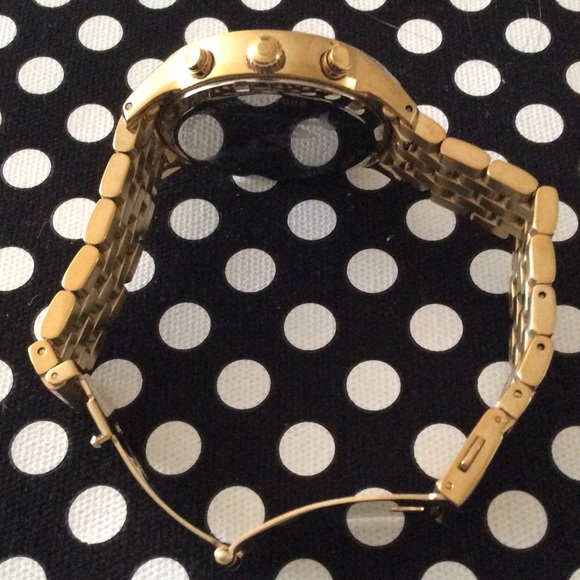 DKNY Jewelry - 💕SALE💕DKNY gold link bracelet, pearly white face DKNY Jewelry - 💕SALE💕DKNY gold link bracelet, pearly white face