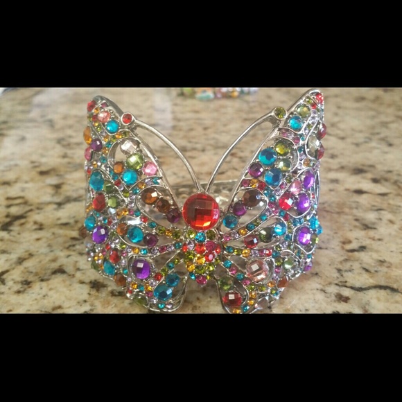 Sold 👑 BUTTERFLY RHINESTONE BANGLE - Picture 1 of 2