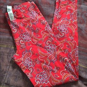 ⭐️Bundle⭐️ Forever 21 Paisley leggings & moon tee