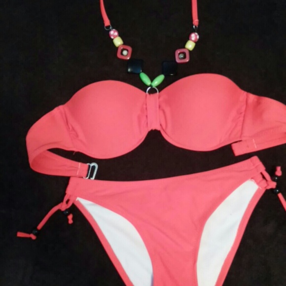 Red push up bandeau bikini