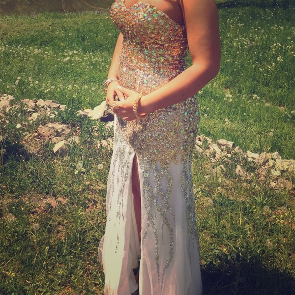 Gold to silver ombré prom dress. Great condition. - Picture 1 of 4