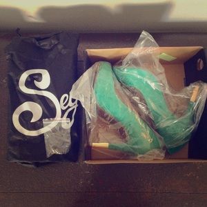 Brand New: Seychelles Million Miles Away Pump