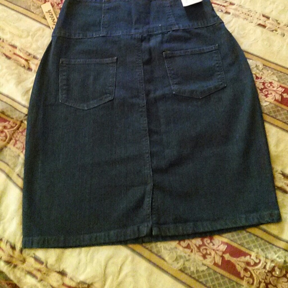 Jean skirt   - NWT - Picture 2 of 3
