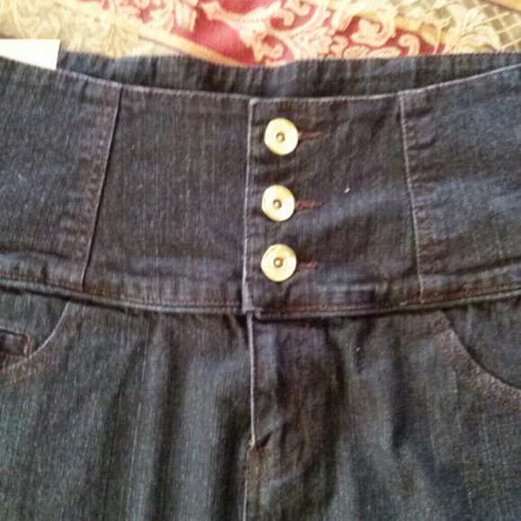 Jean skirt   - NWT - Picture 3 of 3