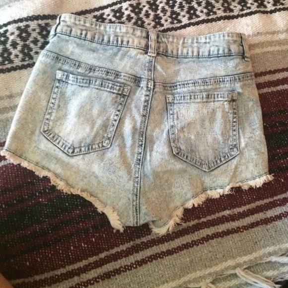 High waisted short - Picture 2 of 2