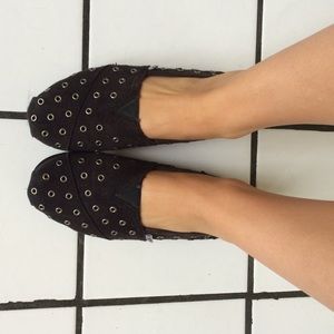 Black, studded TOMS!!