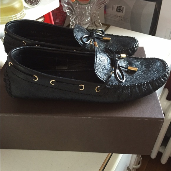 Authentic Louis Vuitton black flats - Picture 2 of 3