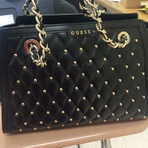 Guess Purse in perfect condition ❤️