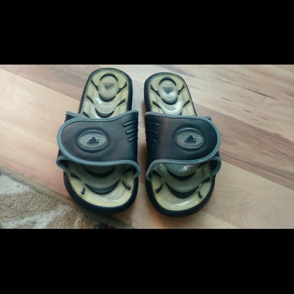 Adidas flops - Picture 1 of 3