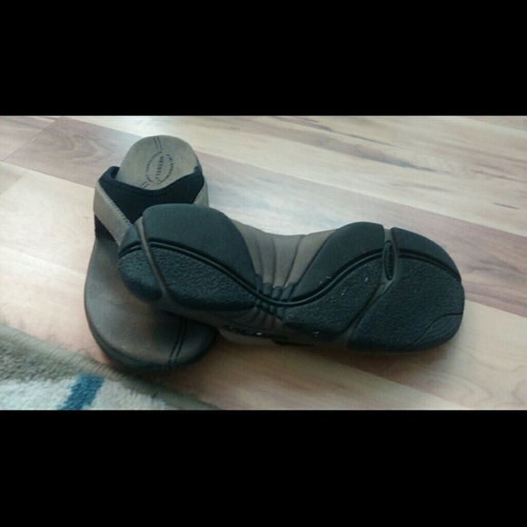 Merrell - Picture 2 of 3