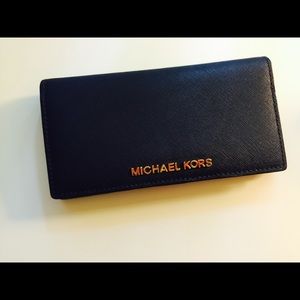 Michael kors Jet set travel wallet