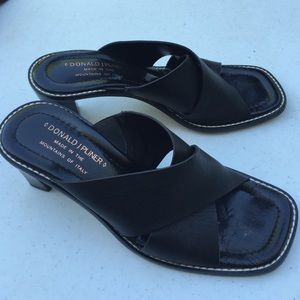 Donald Pliner sandal - size 7m made in Italy