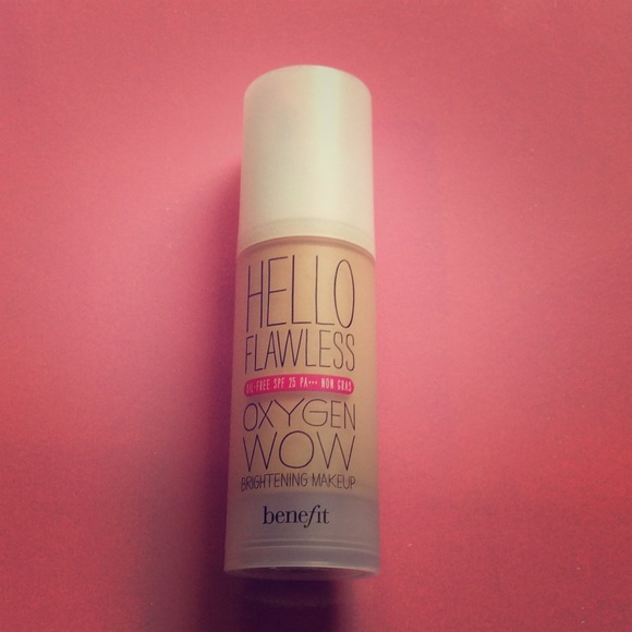 Benefit "Hello Flawless" Brightening Makeup