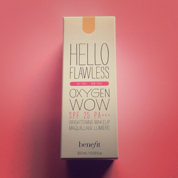 Benefit "Hello Flawless" Brightening Makeup