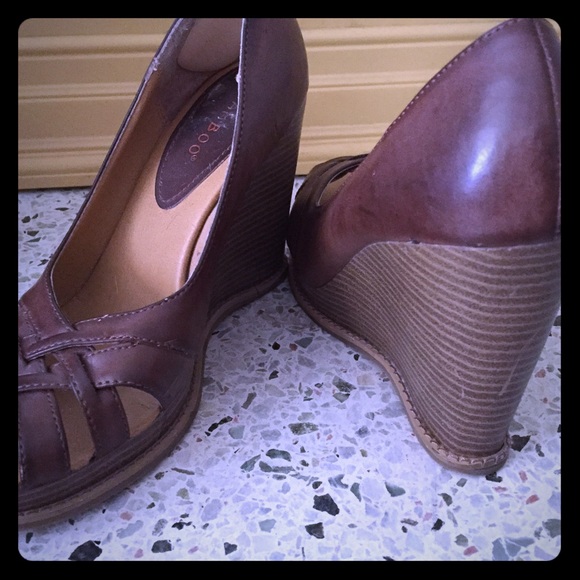 Brown Open Toed Wedges