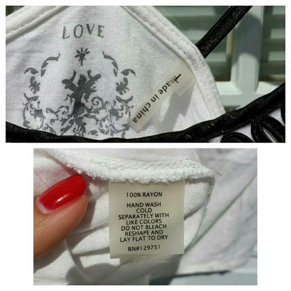 ❌SOLD IN BUNDLE❌Fancy Dressy Flowy white satin top - Picture 3 of 4