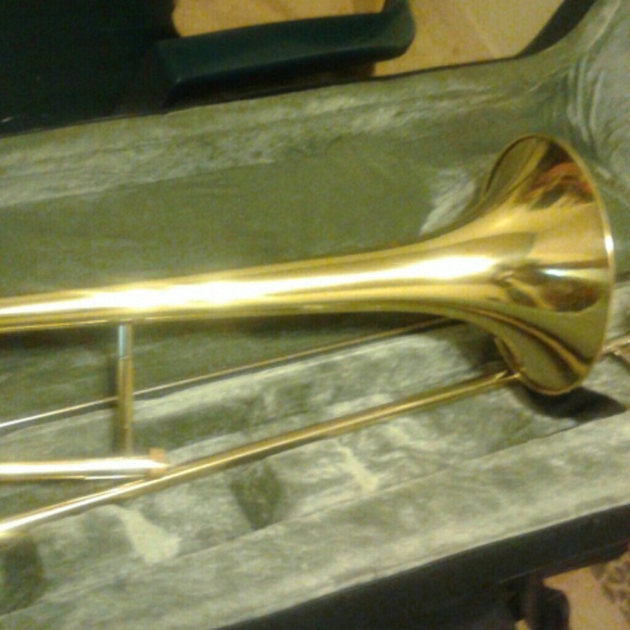 Trombone - Picture 2 of 4