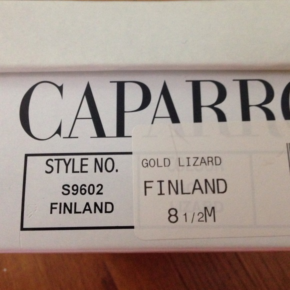 Gold heels - Picture 4 of 4