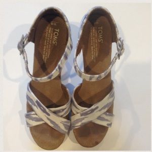 Toms Blue and White Wedges
