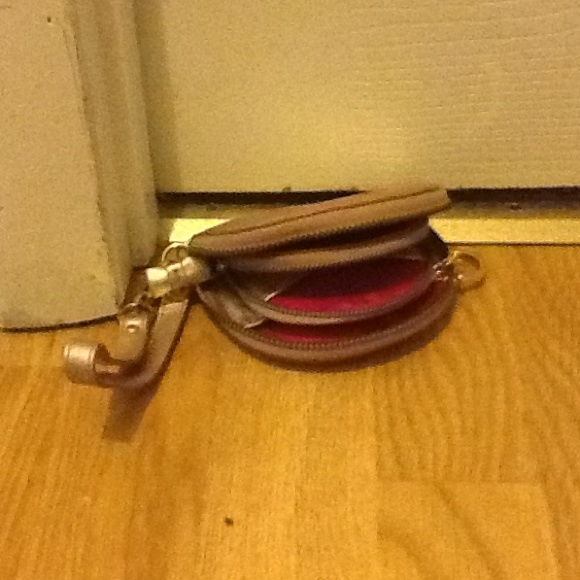 Juicy Couture zippy coin purse wristlet - Picture 3 of 4