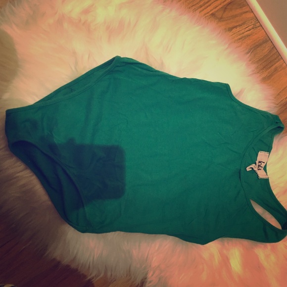 Green all the way down there top ;) never worn