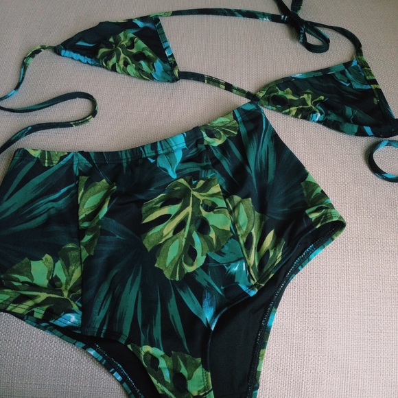 High waisted AA swimsuit🌴🌴