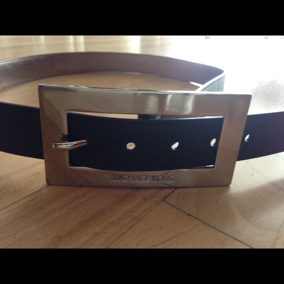 Michael Kors belt size L (42 inches). - Picture 1 of 4
