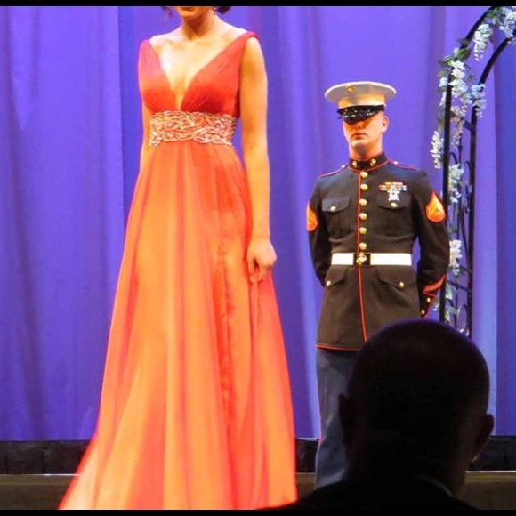 Jovani couture - Picture 1 of 4