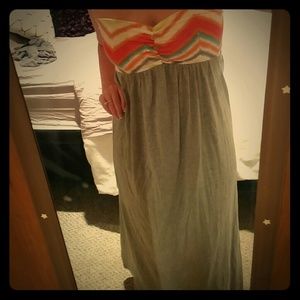 Maxi Dress with detailed chevron top