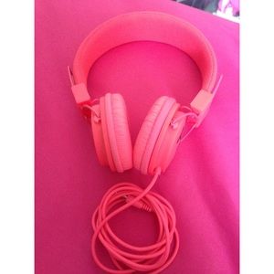 Victoria's Secret Pink headphones
